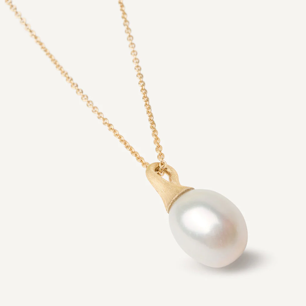 stunning pearl and gold necklace