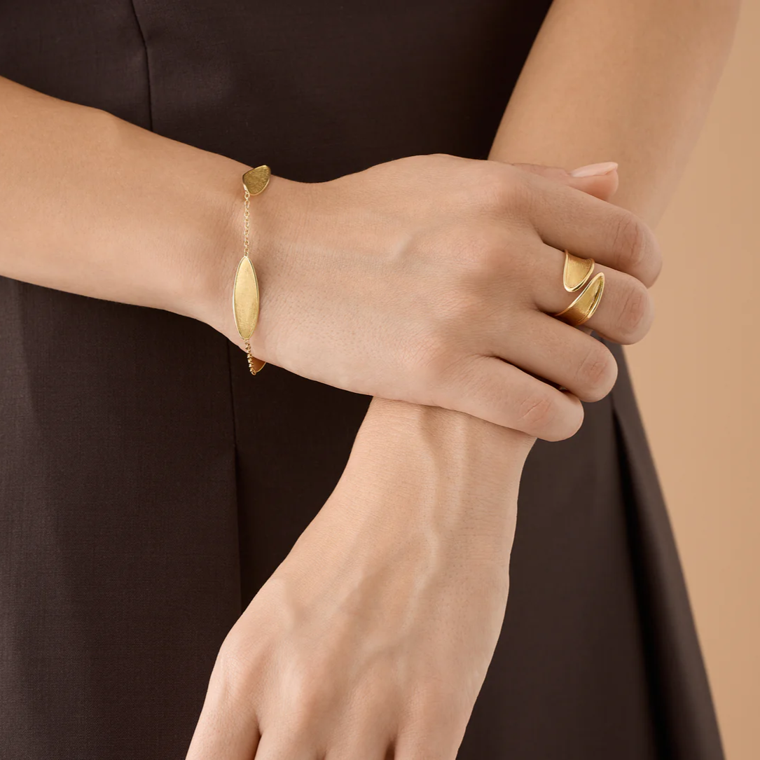 Marco Bicego Lunaria Twist Classic Gold Open Ring AB660_Y on model