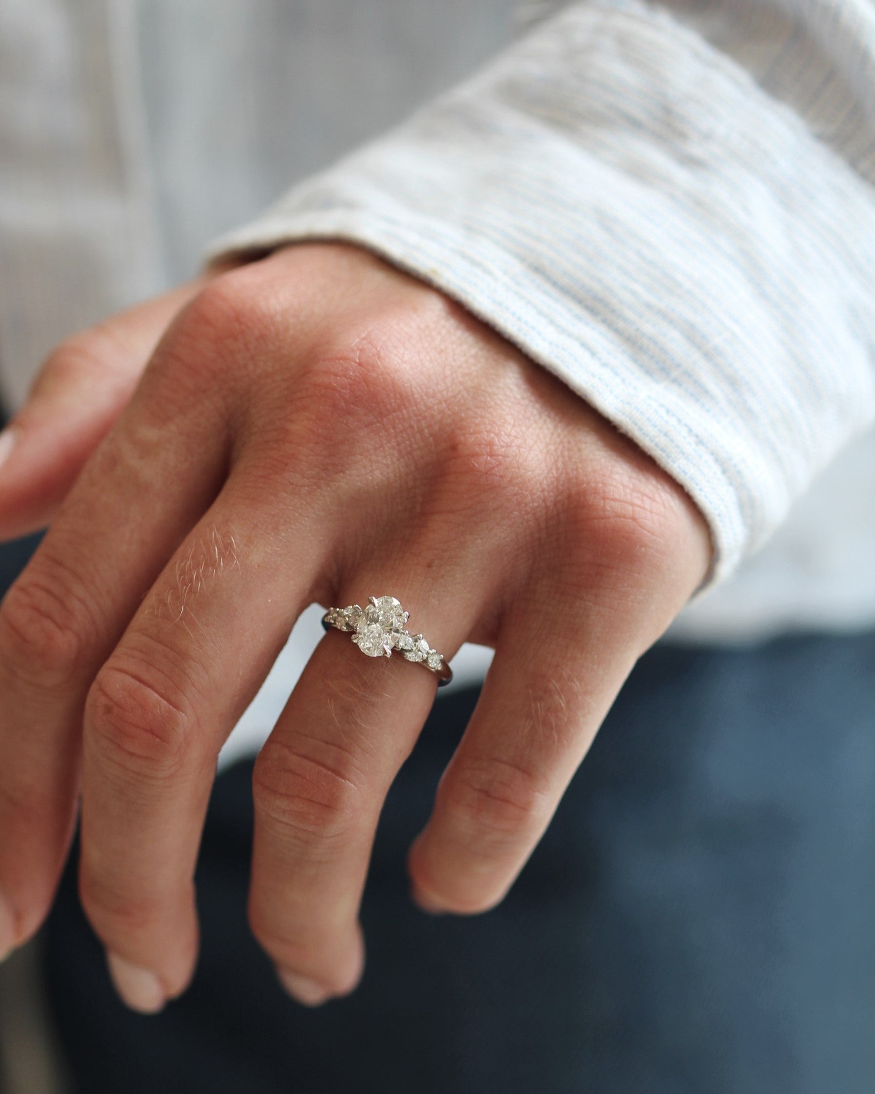 Nesso Oval Diamond Engagement Ring in White Gold