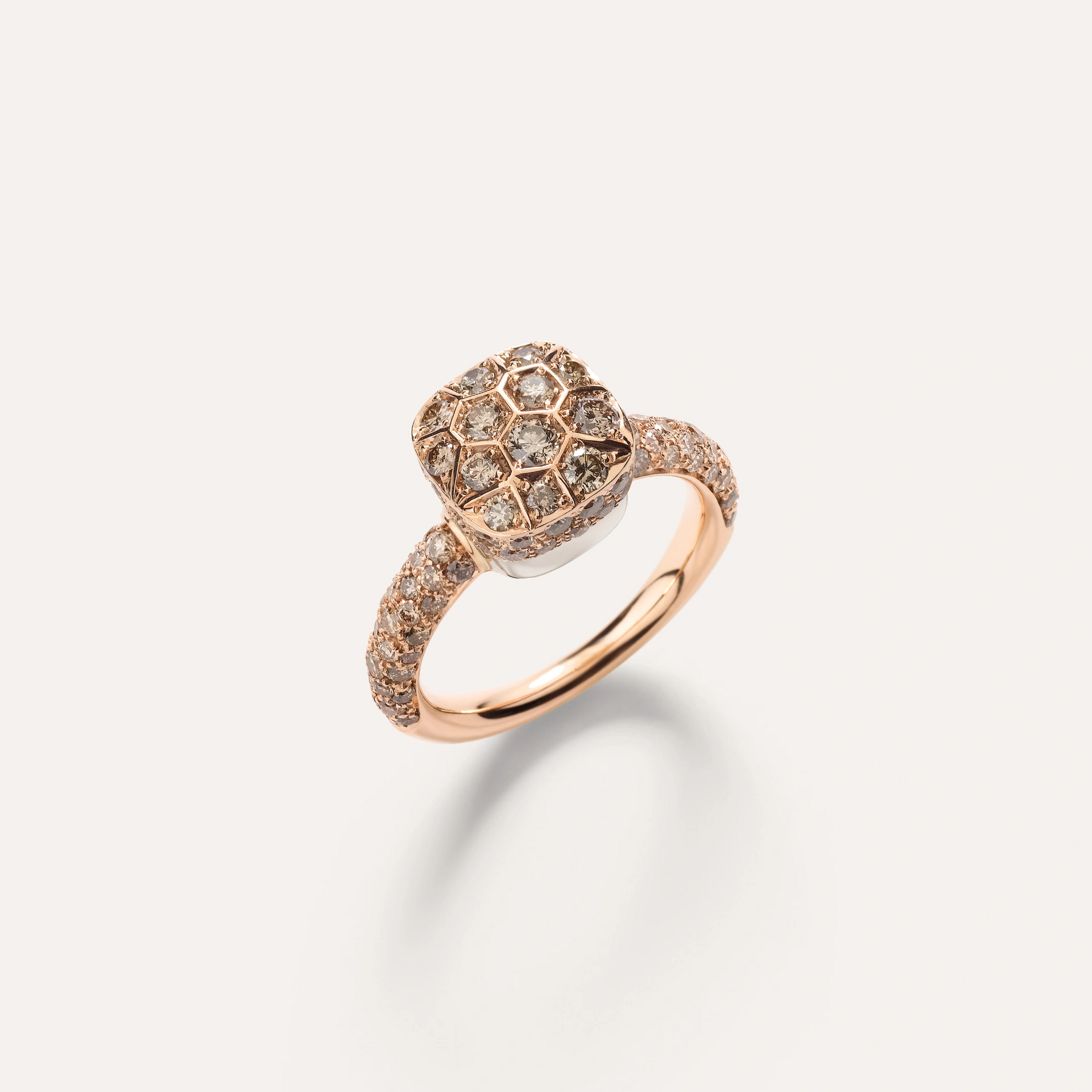 Nudo Classic Ring in 18k Gold with Brown Dimaonds 