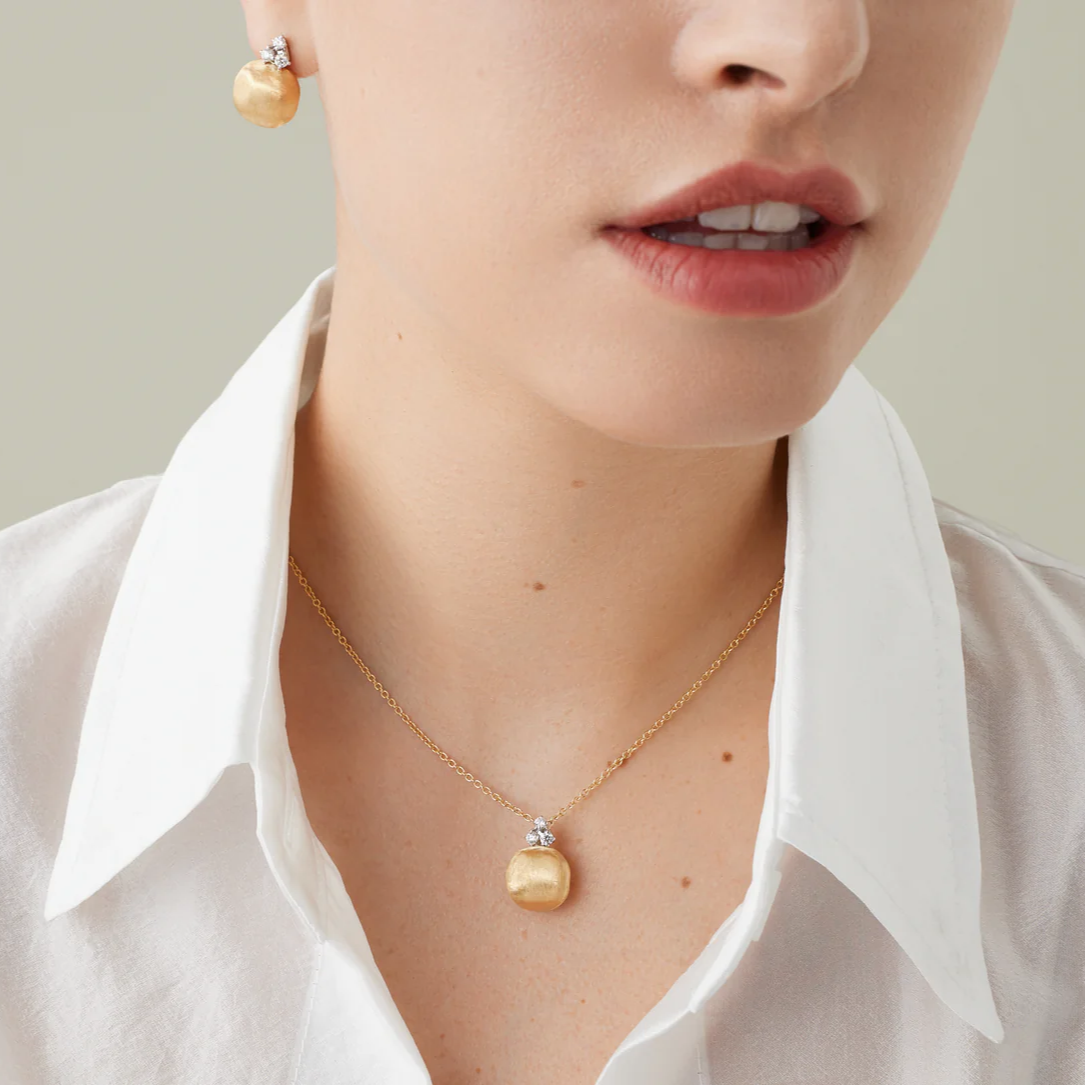 18K Yellow Gold Pendant Necklace With Diamonds