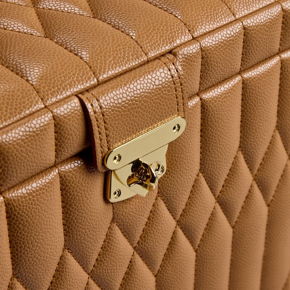 close up fastening detail of WOLF leather box