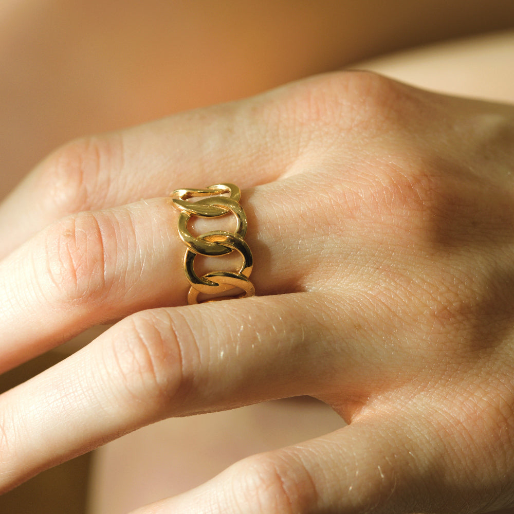 beautiful gold ring from Pomellato