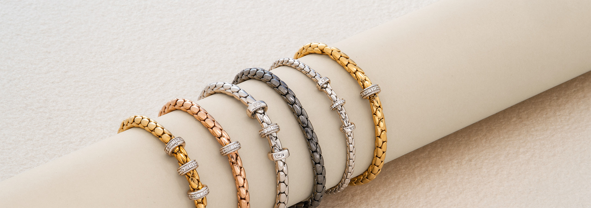 Chemiento Jewellery Brand Bracelets made of 18k Gold Banner Image