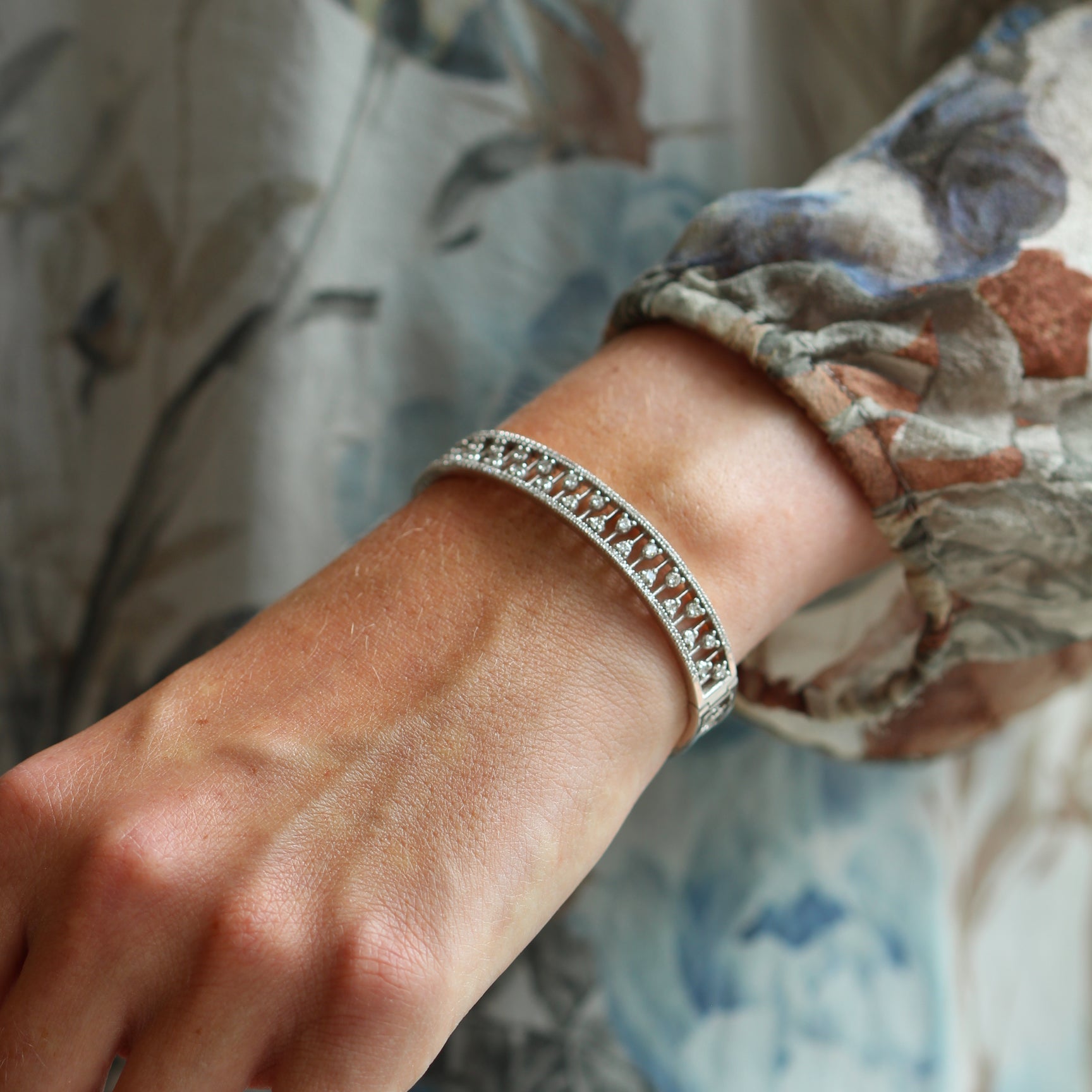 Diamond Bangle in 18k White Gold