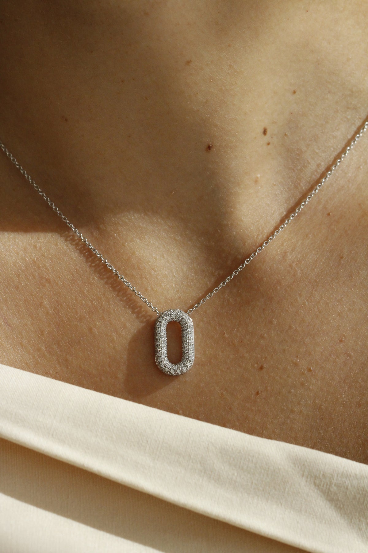 Blackberry Necklace in 18k White Gold with Diamonds