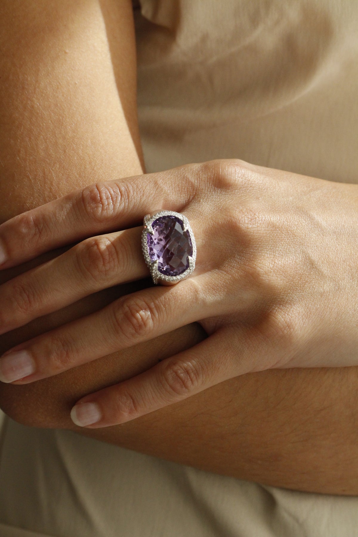 Sahara Ring in 18k White Gold with Amethyst and Diamonds