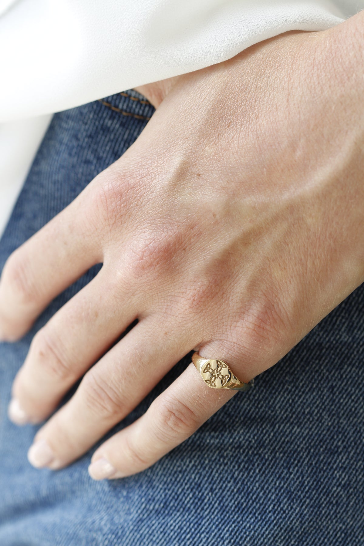 St Cuthbert&#39;s Leavers Graduation 9k Yellow Gold Signet Ring 2024