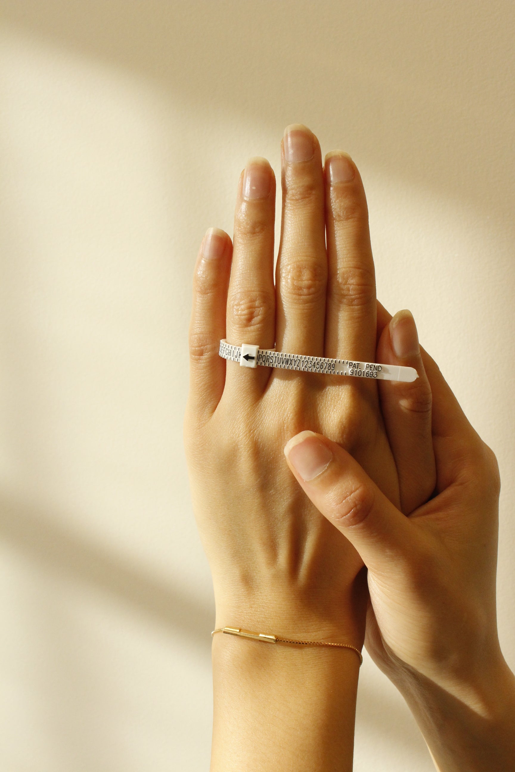 Finger sizer guide image used for free ring sizer