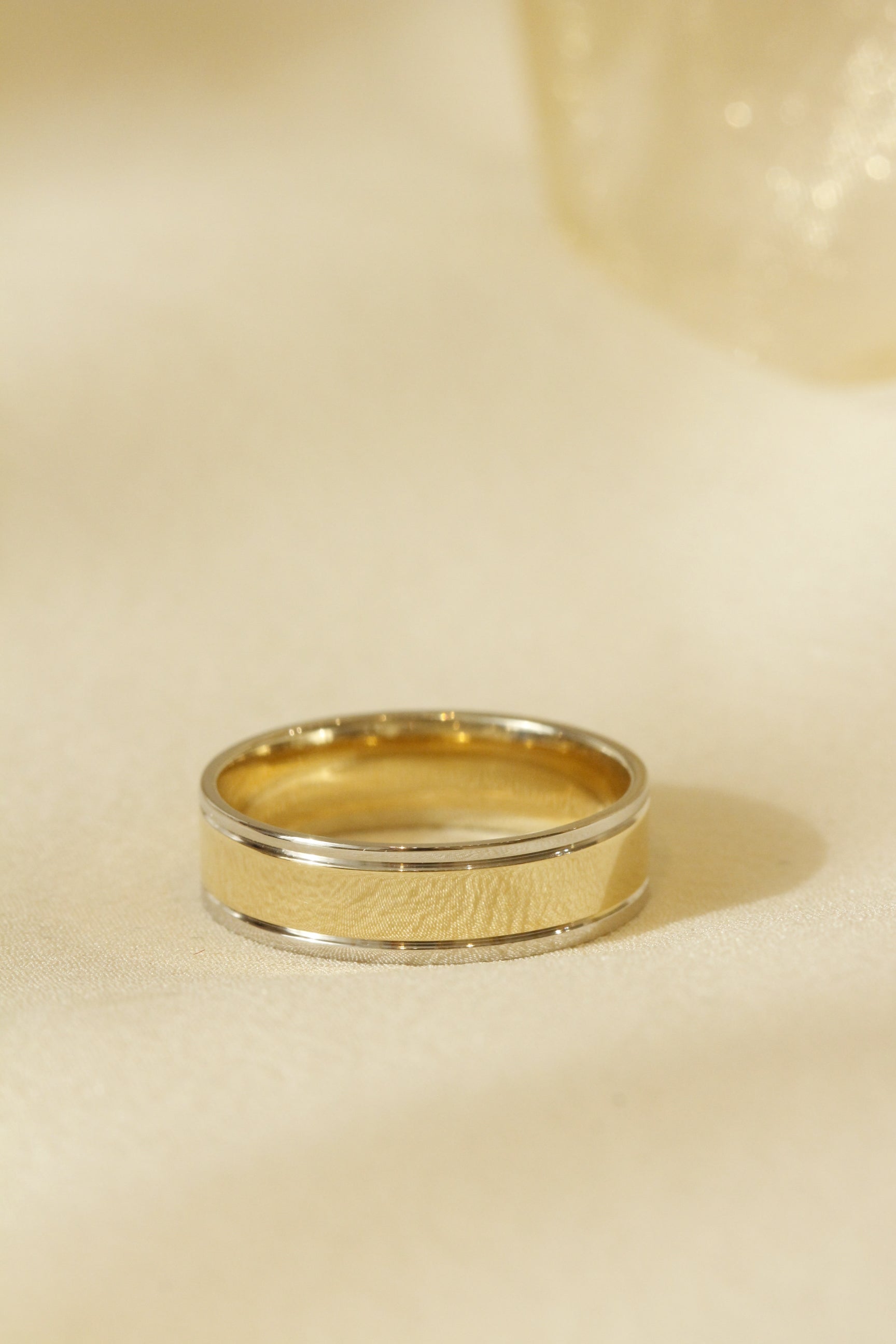Yellow and white gold men's wedding band