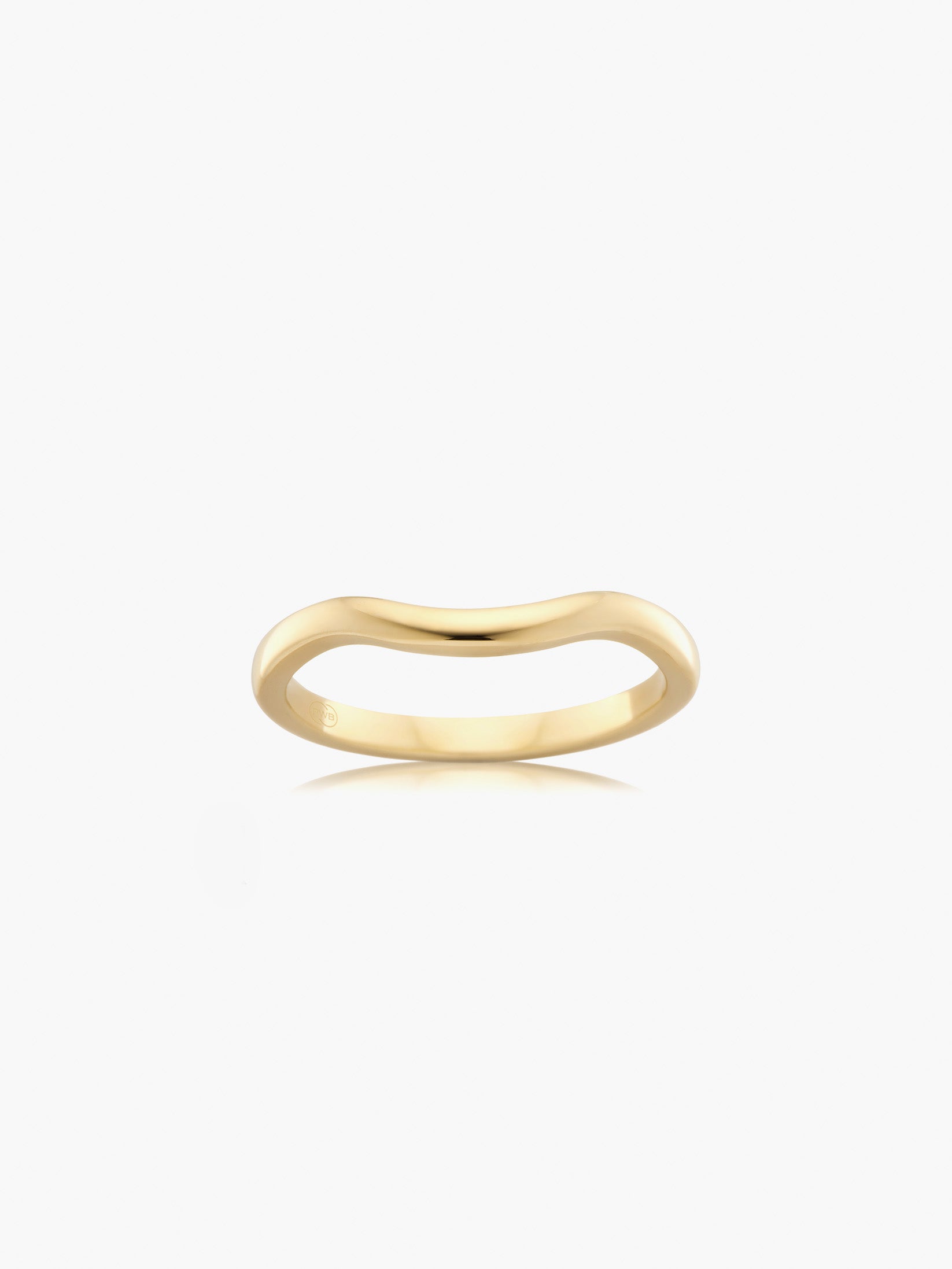 Original fitted curved 2mm wedding ring in 18kt yellow gold. A refined, lightweight band with comfort-fit design. Available at Orsini Auckland.