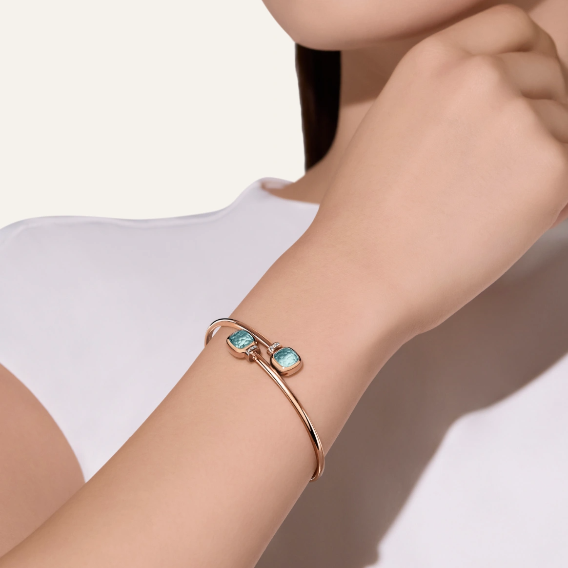 Pomellato nudo mini bangle bracelet with sky blue topaz gemstones italian jewellery designer 18k gold