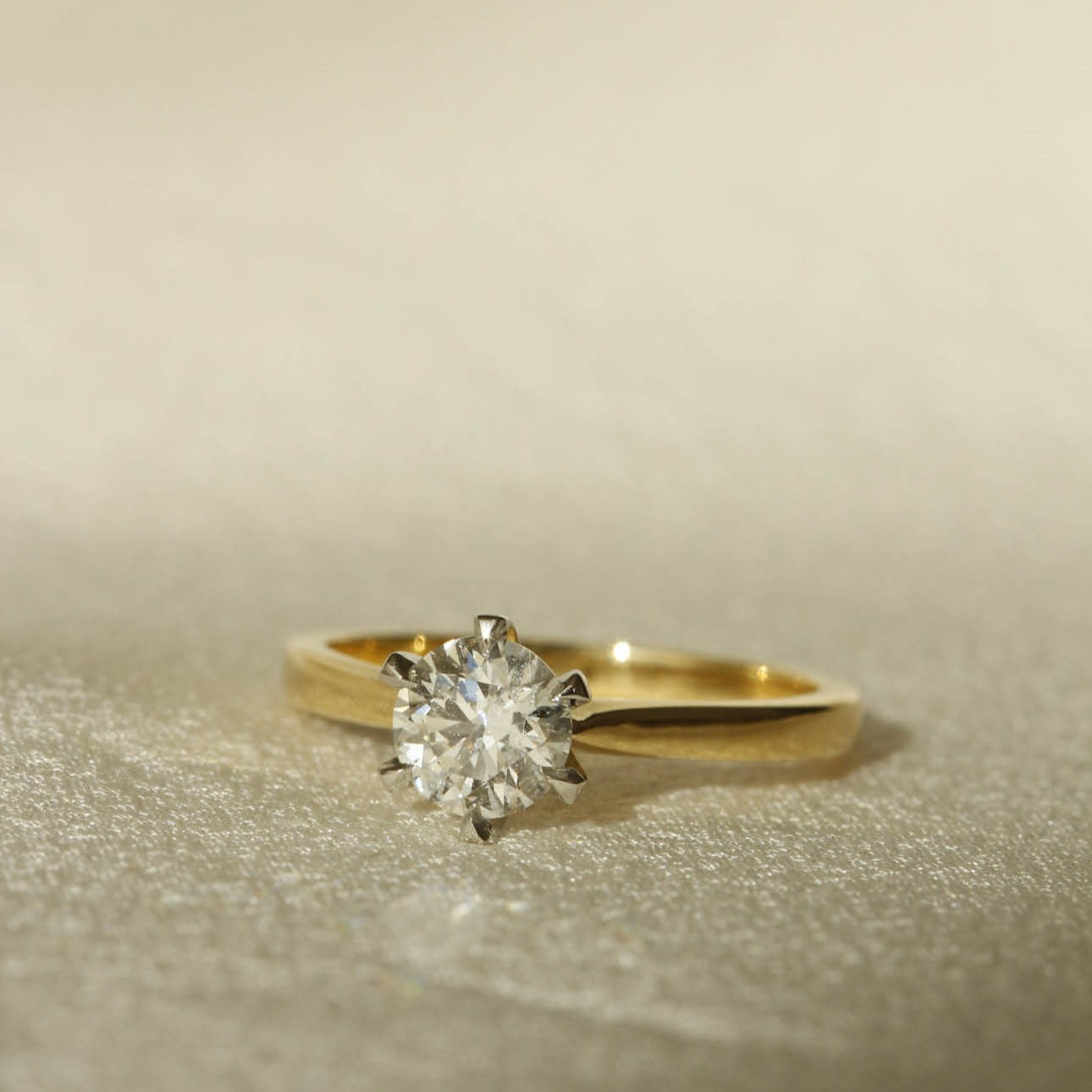 Ponte_Engagement_Ring_Design_in_18k_Yellow_Gold_Square_Cropped_Image