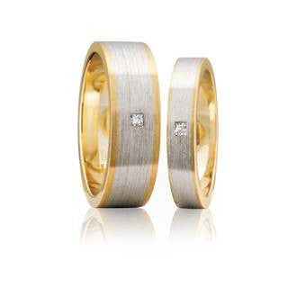Two-tone Flat Princess Cut Diamond Matching Wedding Rings, with Grain Parallel Finish