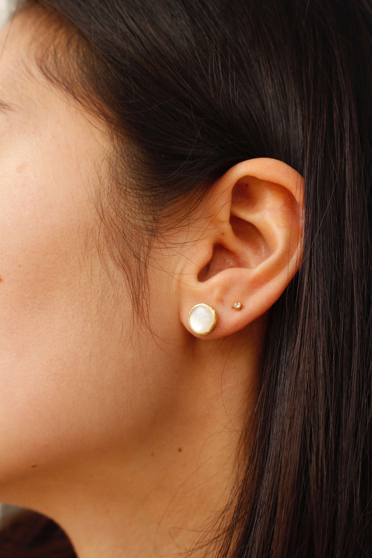 Marco Bicego Jaipur 18k Gold Mother of Pearl Stud Earrings - Orsini Jewellers
